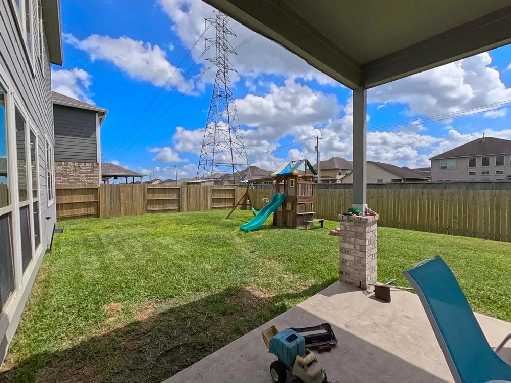 377 Selah Court Alvin, TX 77511