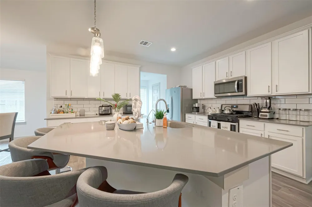 17 Desert Spring Lane Manvel, TX 77578