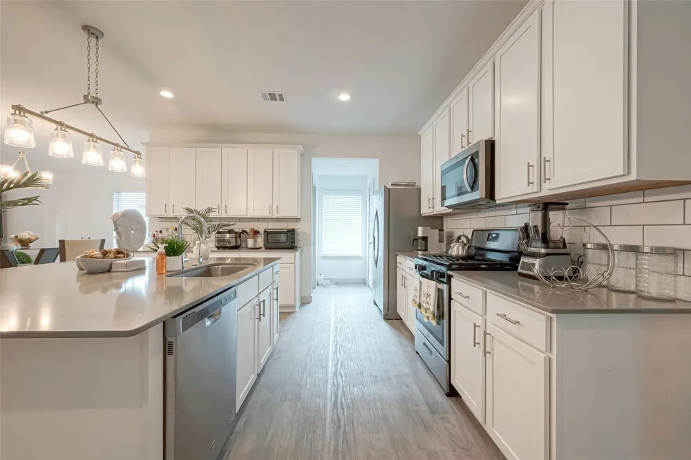 17 Desert Spring Lane Manvel, TX 77578