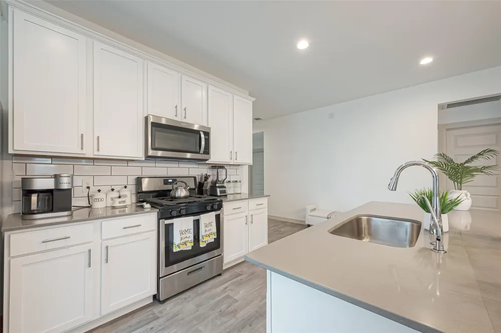 17 Desert Spring Lane Manvel, TX 77578