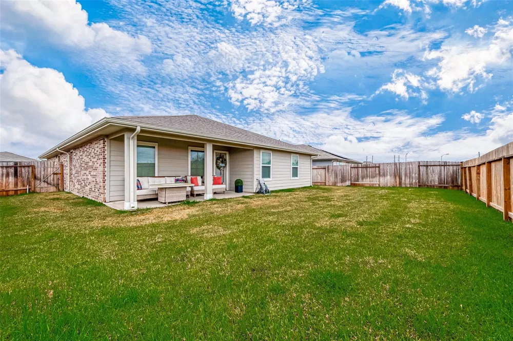 17 Desert Spring Lane Manvel, TX 77578