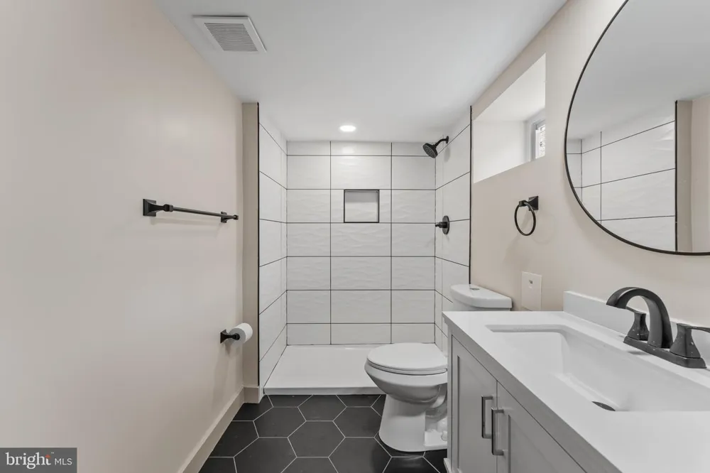 1909 RUXTON AVENUE Baltimore, MD 21216