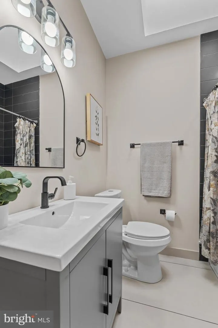 1909 RUXTON AVENUE Baltimore, MD 21216