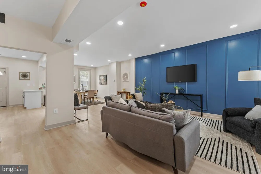 1909 RUXTON AVENUE Baltimore, MD 21216