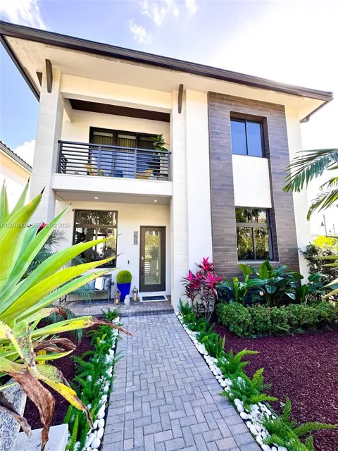 8286 NW 51st Ter