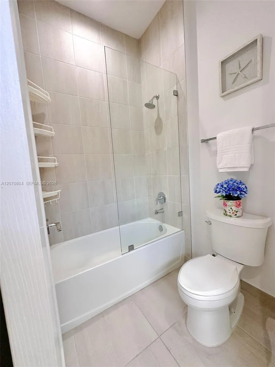 8286 NW 51st Ter Doral, FL 33166