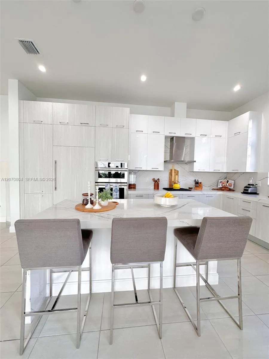 8286 NW 51st Ter Doral, FL 33166