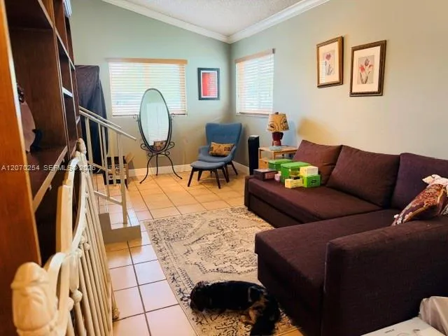 245 W 60th St Hialeah, FL 33012