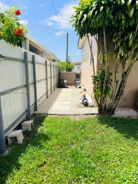 245 W 60th St Hialeah, FL 33012