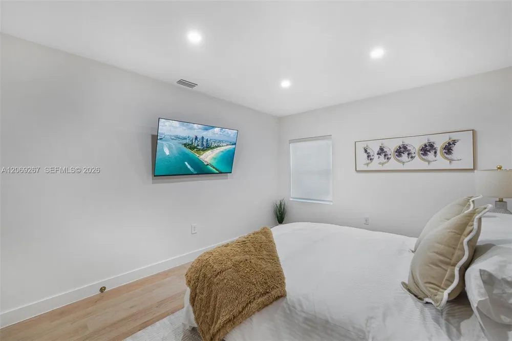 12325 NE 11th Pl North Miami, FL 33161