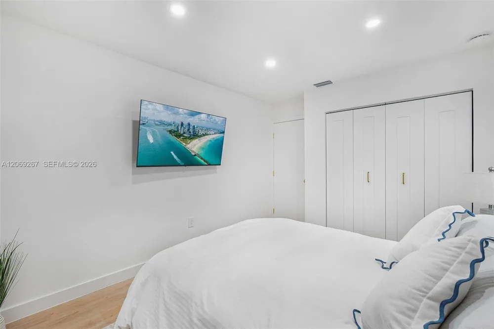 12325 NE 11th Pl North Miami, FL 33161