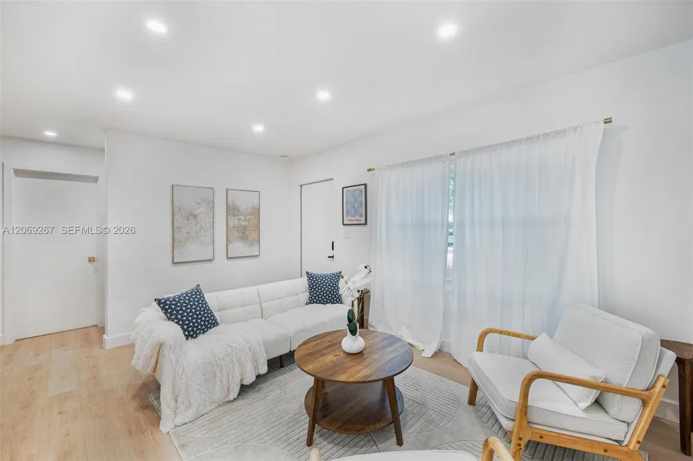 12325 NE 11th Pl North Miami, FL 33161