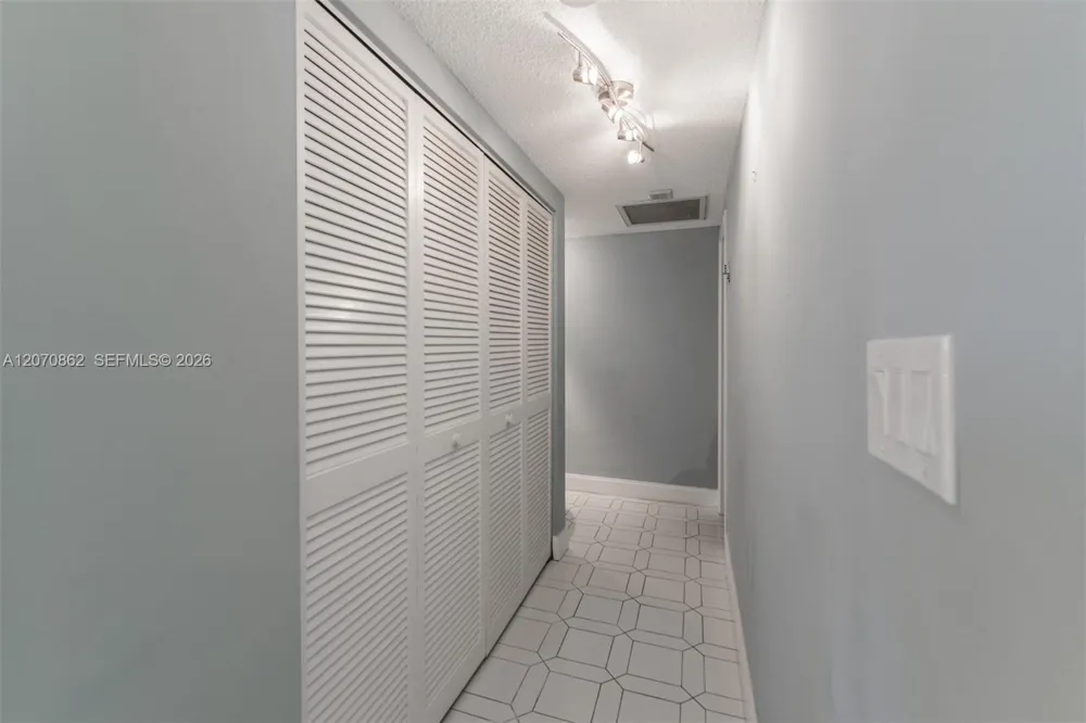 1950 S Ocean Dr #7G Hallandale Beach, FL 33009