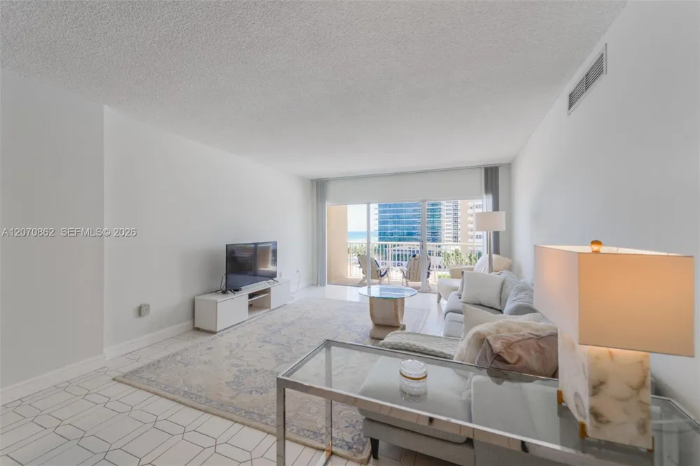 1950 S Ocean Dr #7G Hallandale Beach, FL 33009