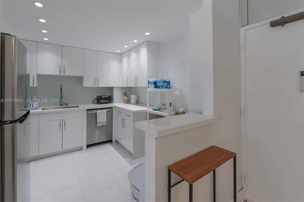 1950 S Ocean Dr #7G Hallandale Beach, FL 33009