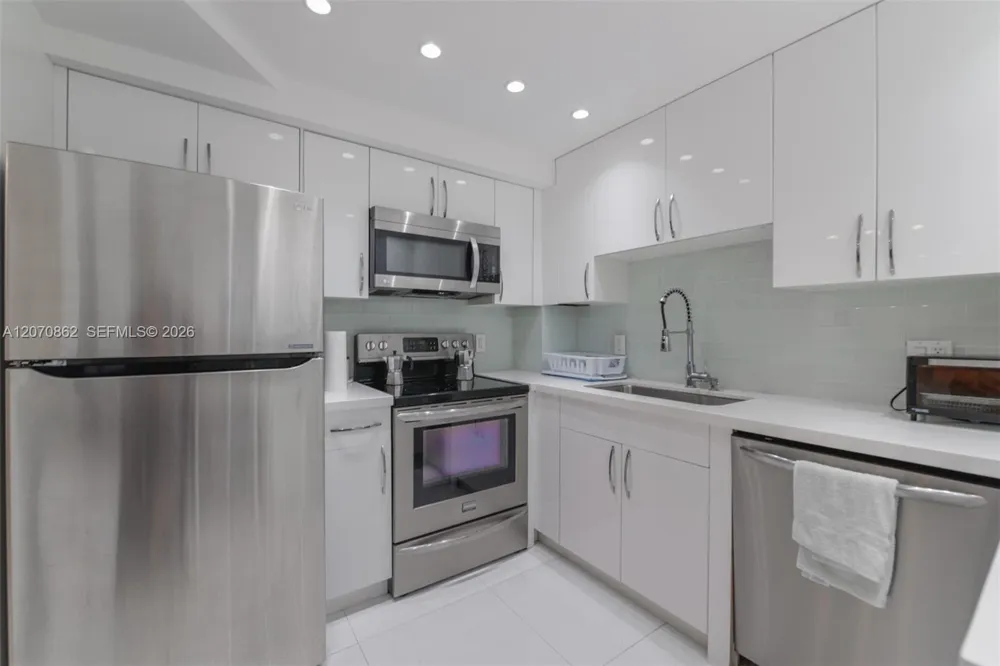 1950 S Ocean Dr #7G Hallandale Beach, FL 33009