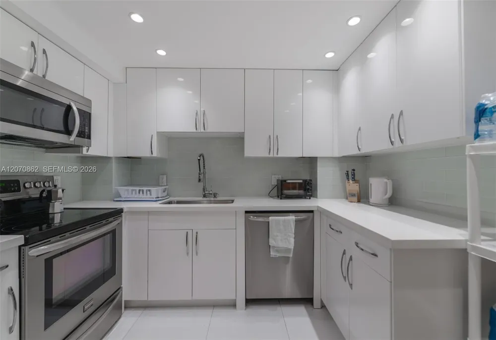1950 S Ocean Dr #7G Hallandale Beach, FL 33009
