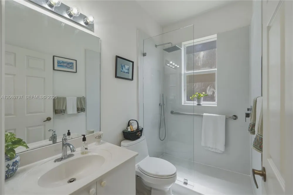 1268 NW 144th Ter Pembroke Pines, FL 33028