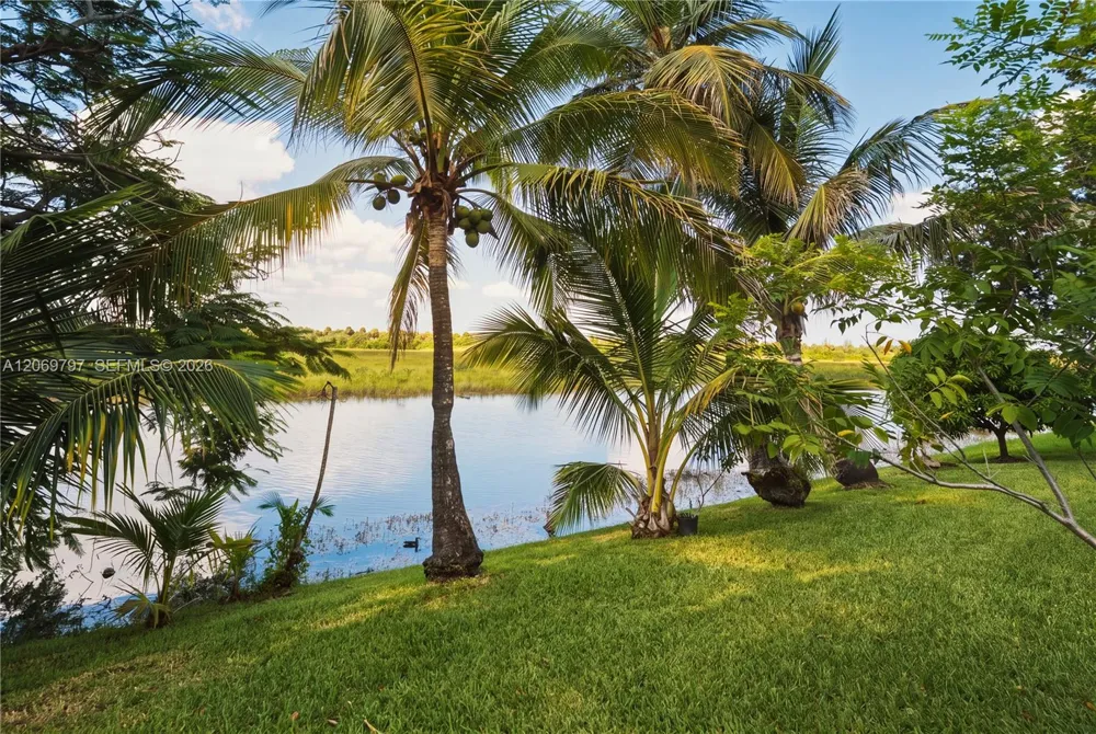 1268 NW 144th Ter Pembroke Pines, FL 33028