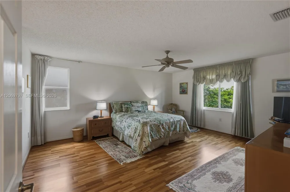 1268 NW 144th Ter Pembroke Pines, FL 33028