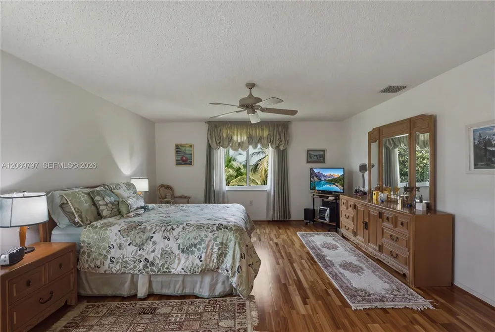 1268 NW 144th Ter Pembroke Pines, FL 33028