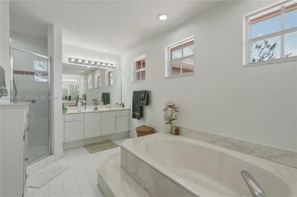 1268 NW 144th Ter Pembroke Pines, FL 33028