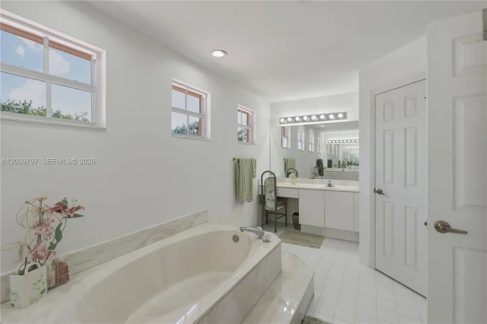 1268 NW 144th Ter Pembroke Pines, FL 33028