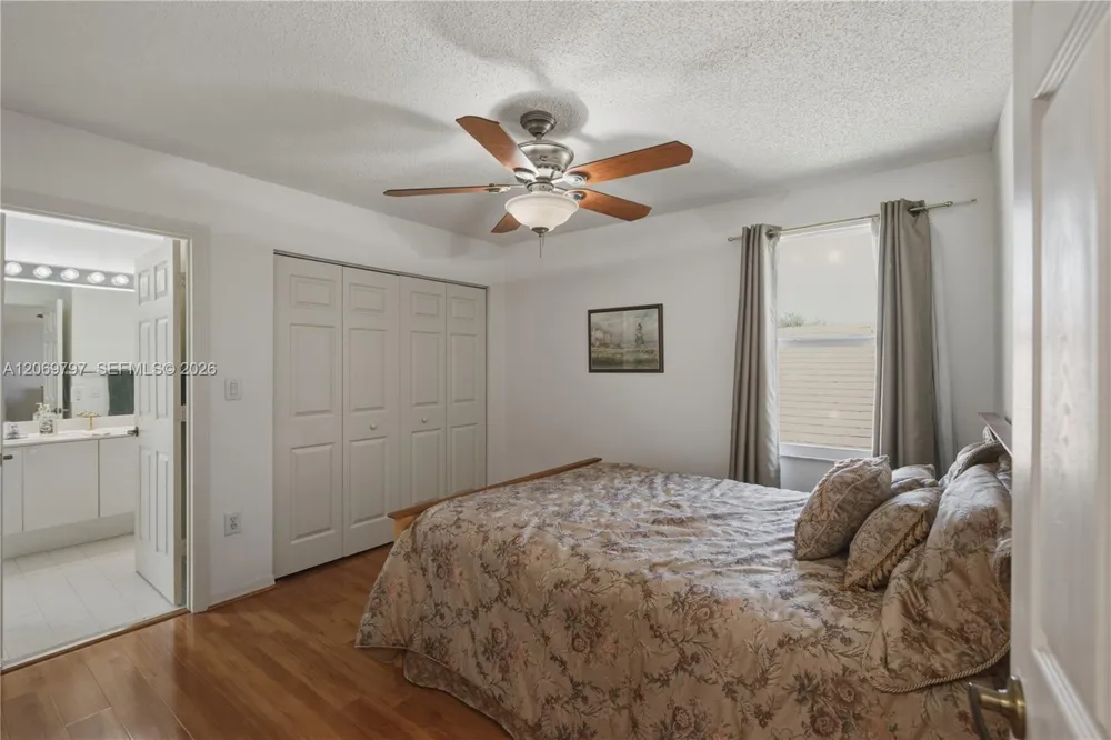 1268 NW 144th Ter Pembroke Pines, FL 33028