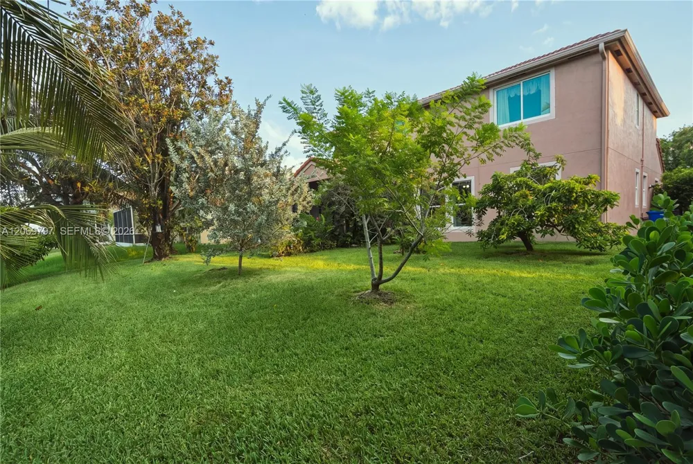 1268 NW 144th Ter Pembroke Pines, FL 33028