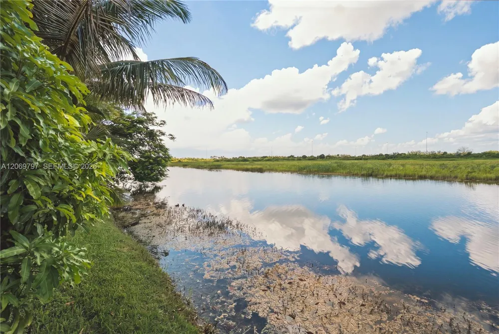 1268 NW 144th Ter Pembroke Pines, FL 33028