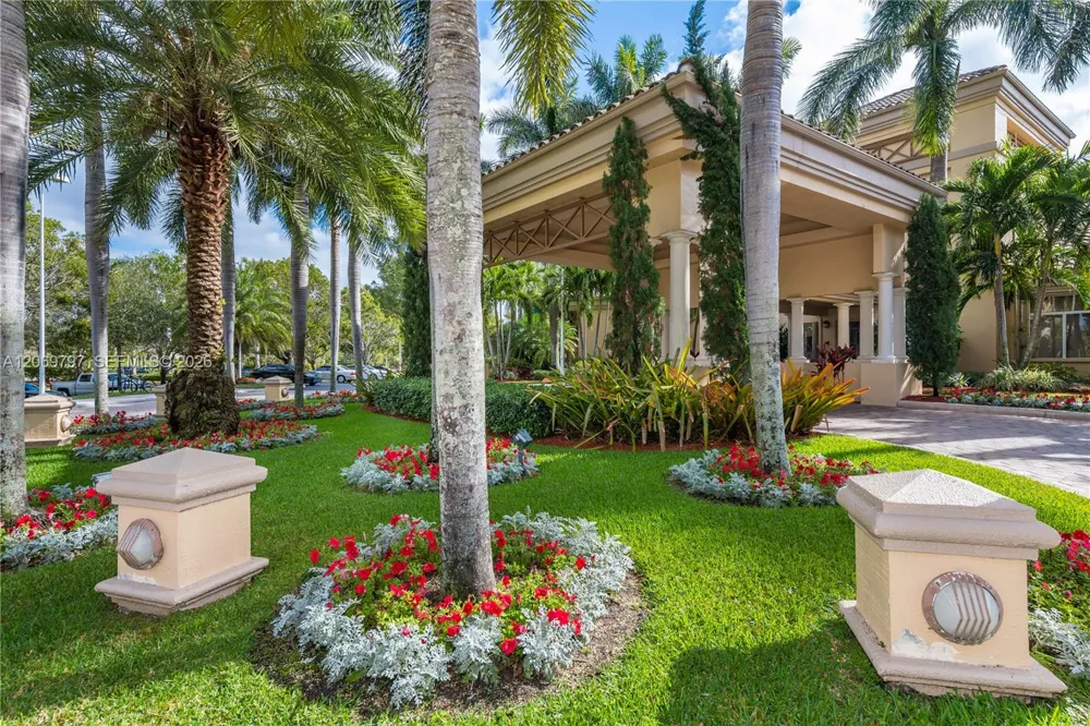 1268 NW 144th Ter Pembroke Pines, FL 33028