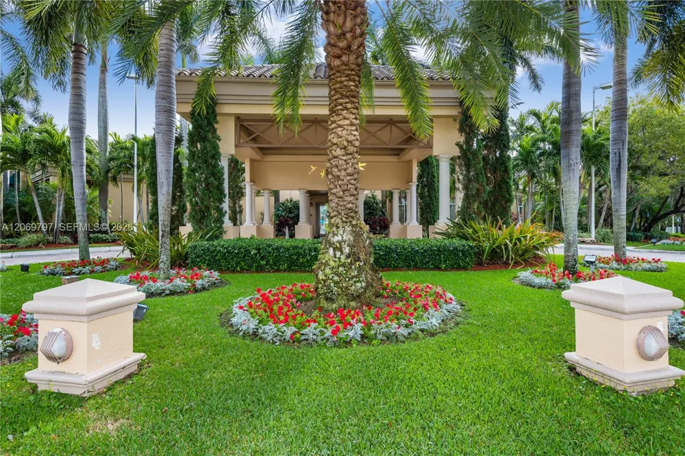1268 NW 144th Ter Pembroke Pines, FL 33028