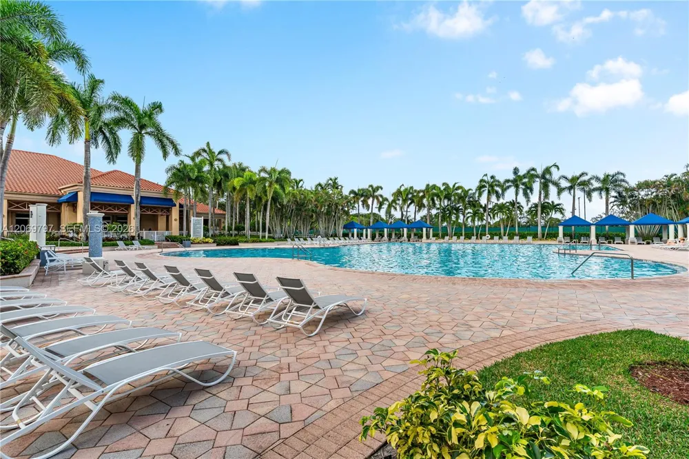 1268 NW 144th Ter Pembroke Pines, FL 33028