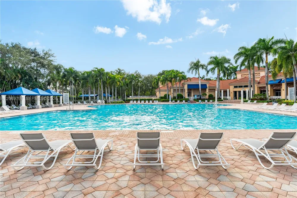 1268 NW 144th Ter Pembroke Pines, FL 33028