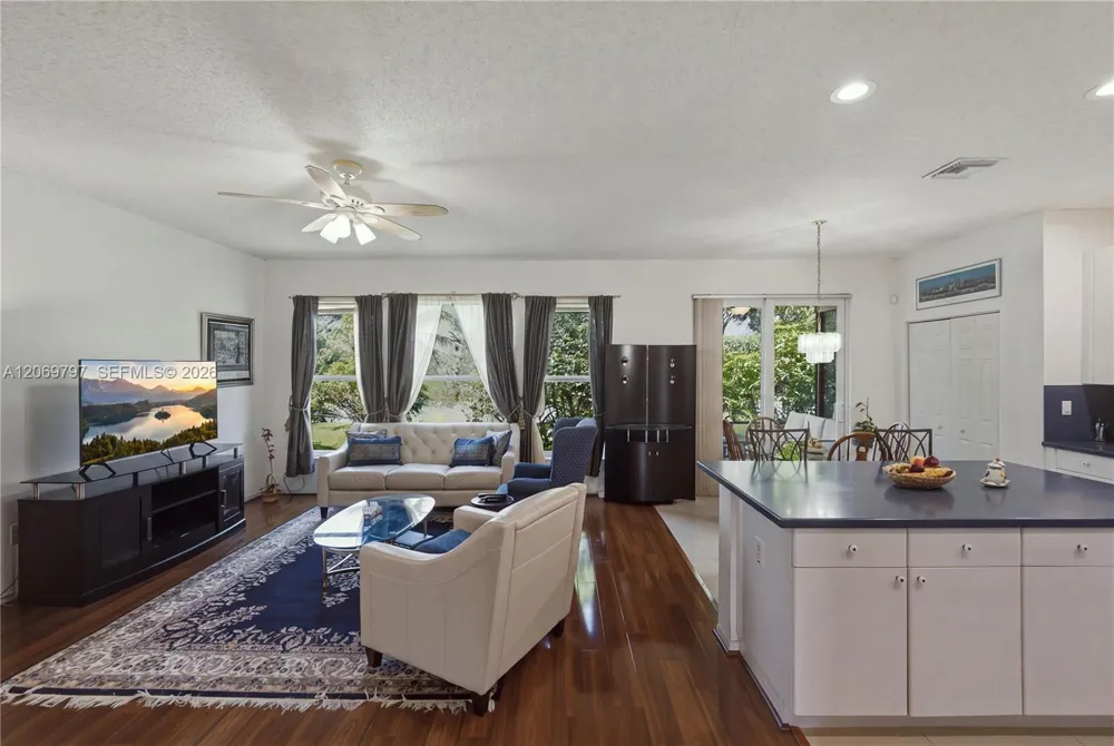 1268 NW 144th Ter Pembroke Pines, FL 33028