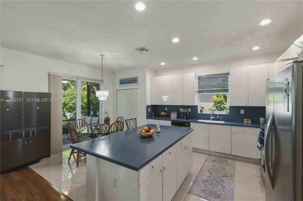 1268 NW 144th Ter Pembroke Pines, FL 33028