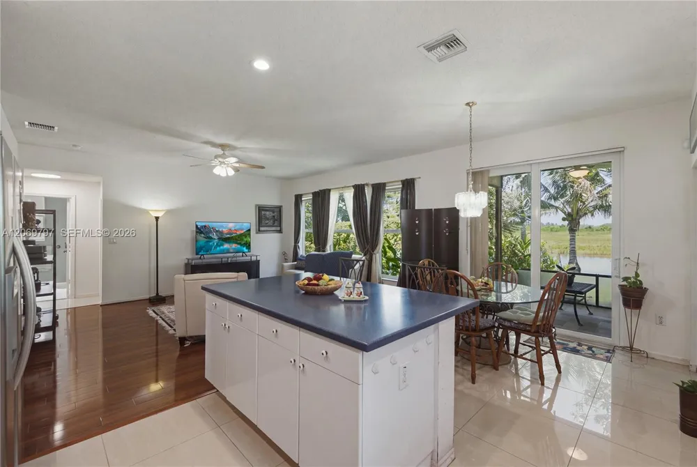1268 NW 144th Ter Pembroke Pines, FL 33028