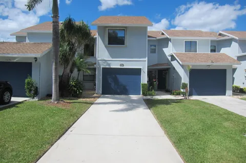 1517 Woodbridge Lakes Circle