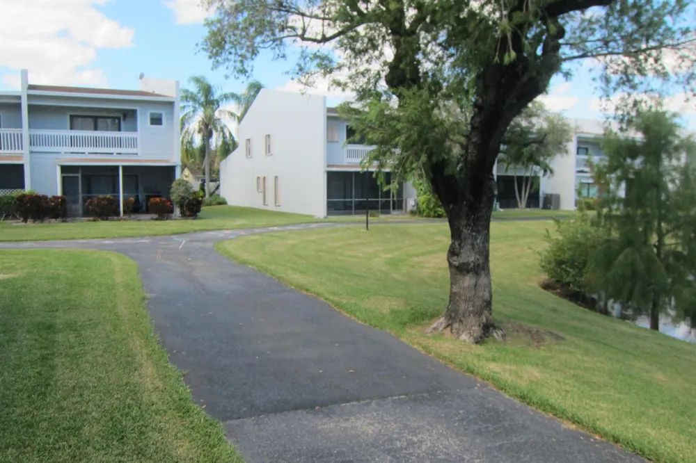1517 Woodbridge Lakes Circle West Palm Beach, FL 33406