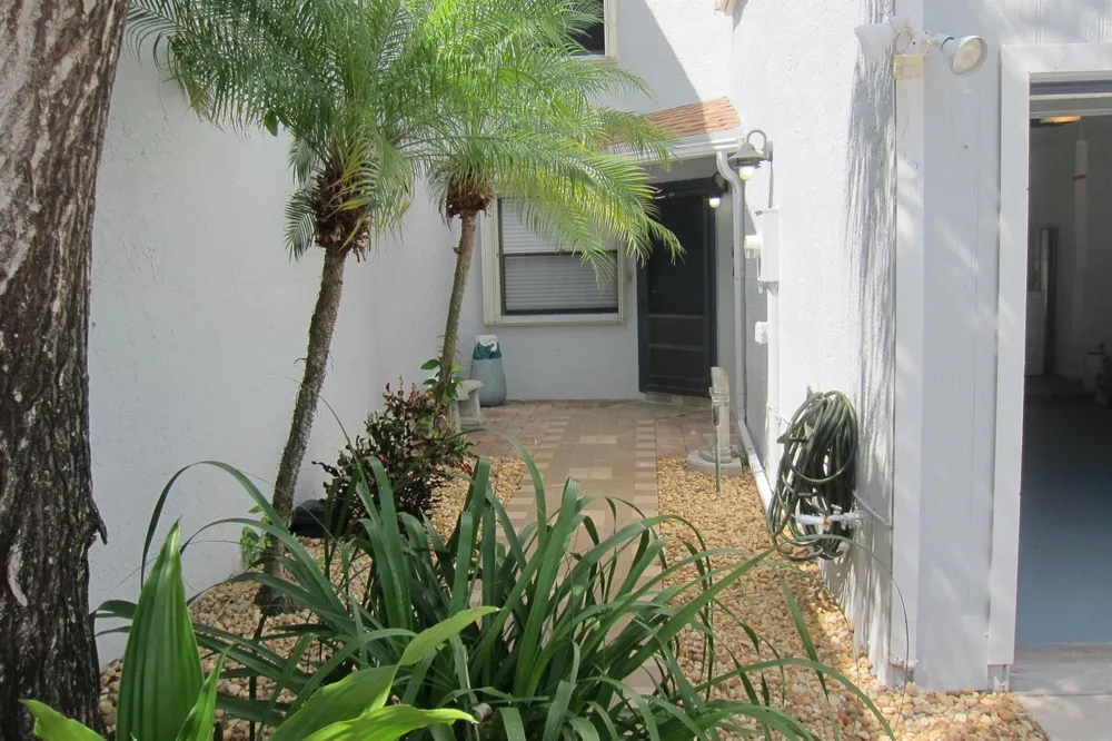 1517 Woodbridge Lakes Circle West Palm Beach, FL 33406