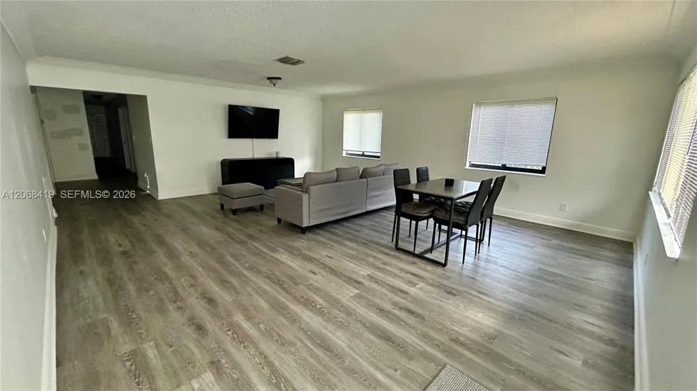 230 NW 8th Ave Dania Beach, FL 33004