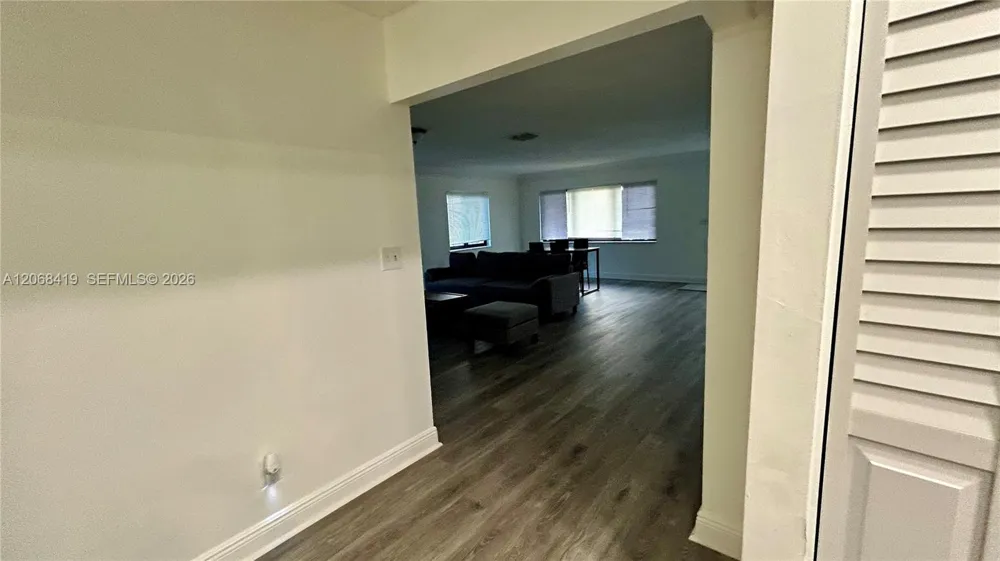 230 NW 8th Ave Dania Beach, FL 33004