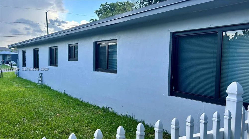230 NW 8th Ave Dania Beach, FL 33004