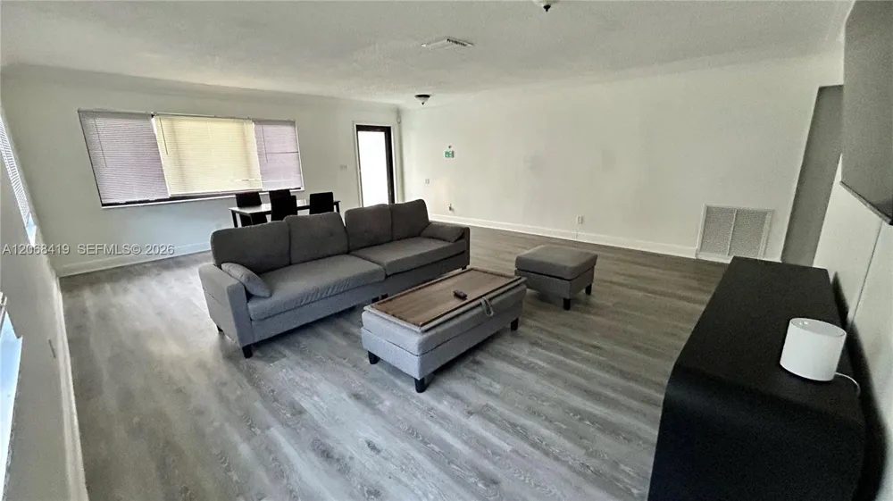 230 NW 8th Ave Dania Beach, FL 33004