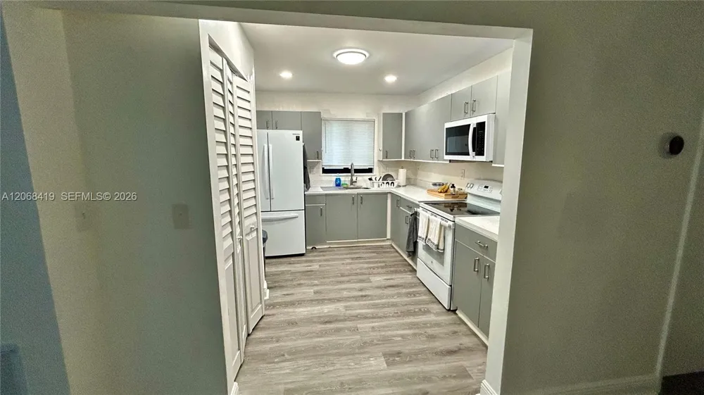 230 NW 8th Ave Dania Beach, FL 33004