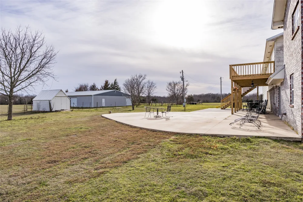 1522 Burney Cemetary Calera, OK 74730