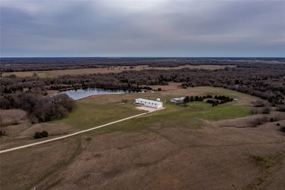 1522 Burney Cemetary Calera, OK 74730