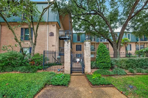 4515 Briar Hollow Place #309