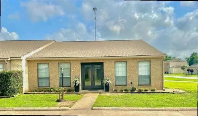 495 Yorktown Lane Beaumont, TX 77707