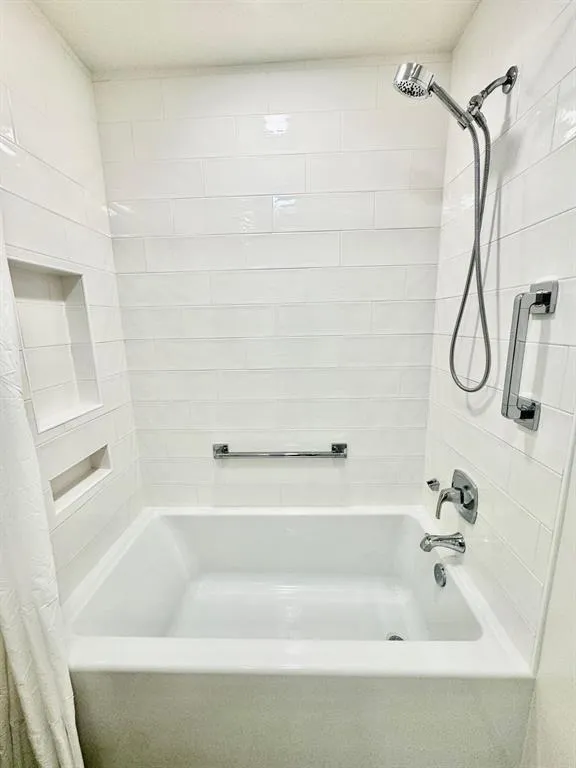 495 Yorktown Lane Beaumont, TX 77707